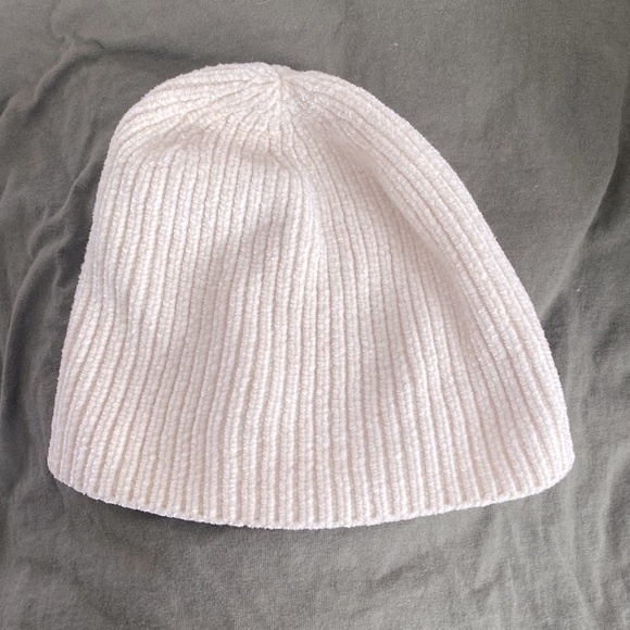AE Cream toboggan - Picture 1 of 3